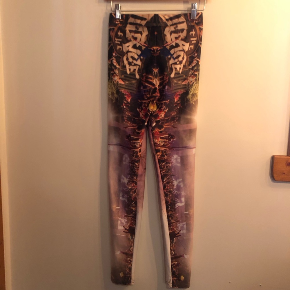 2 for 25$ Festival ombre leggings sz small excellent condition